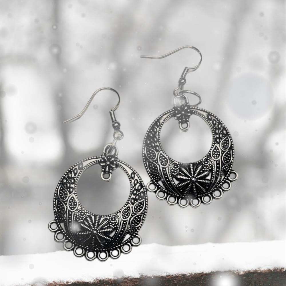 Silver dangling earrings - Picture 2 of 2